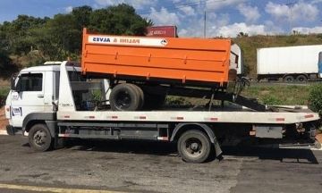 Transporte de máquinas e equipamentos